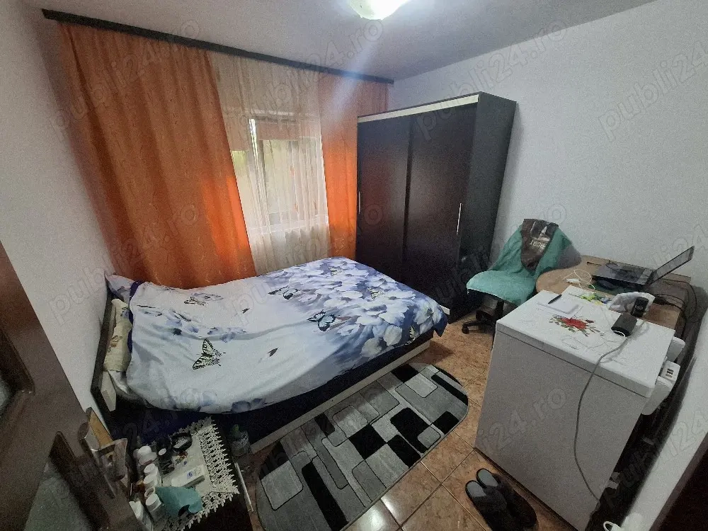 vând apartament 2 camere
