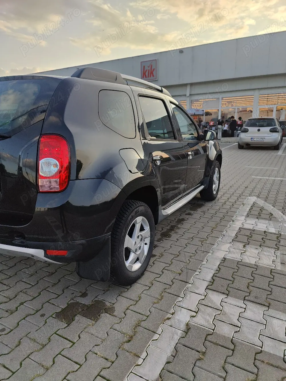 Vând Dacia Duster 