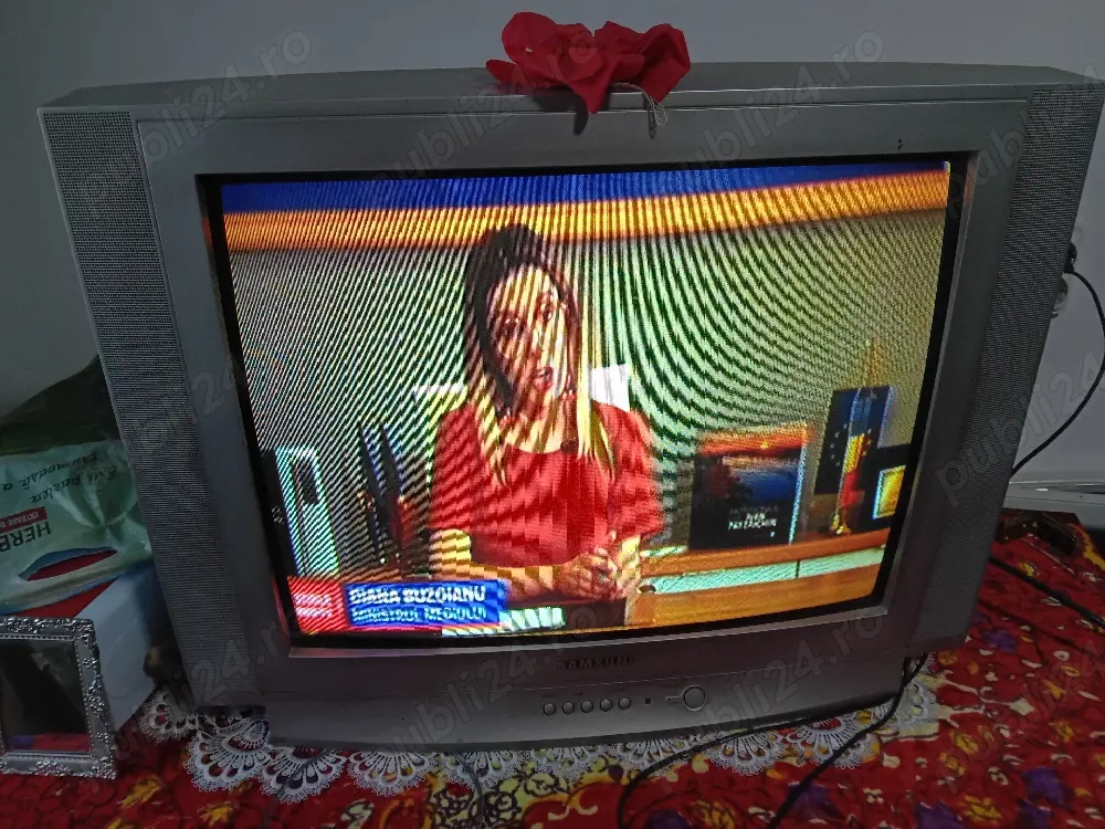 Vând televizor cu tub Samsung