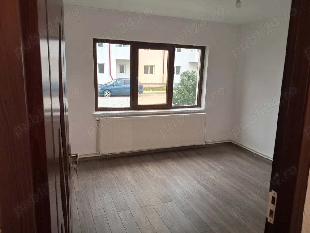 Vanzare apartament 3 camere, decomandat, parter, 65mp