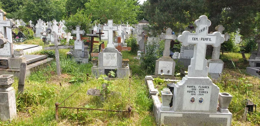 Loc de veci Cimitir Dămăroaia, București