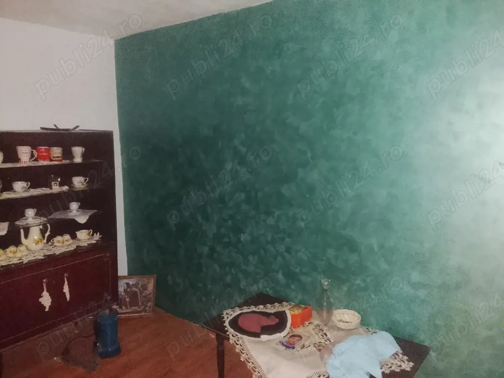 închiriez casă în comuna Breasta