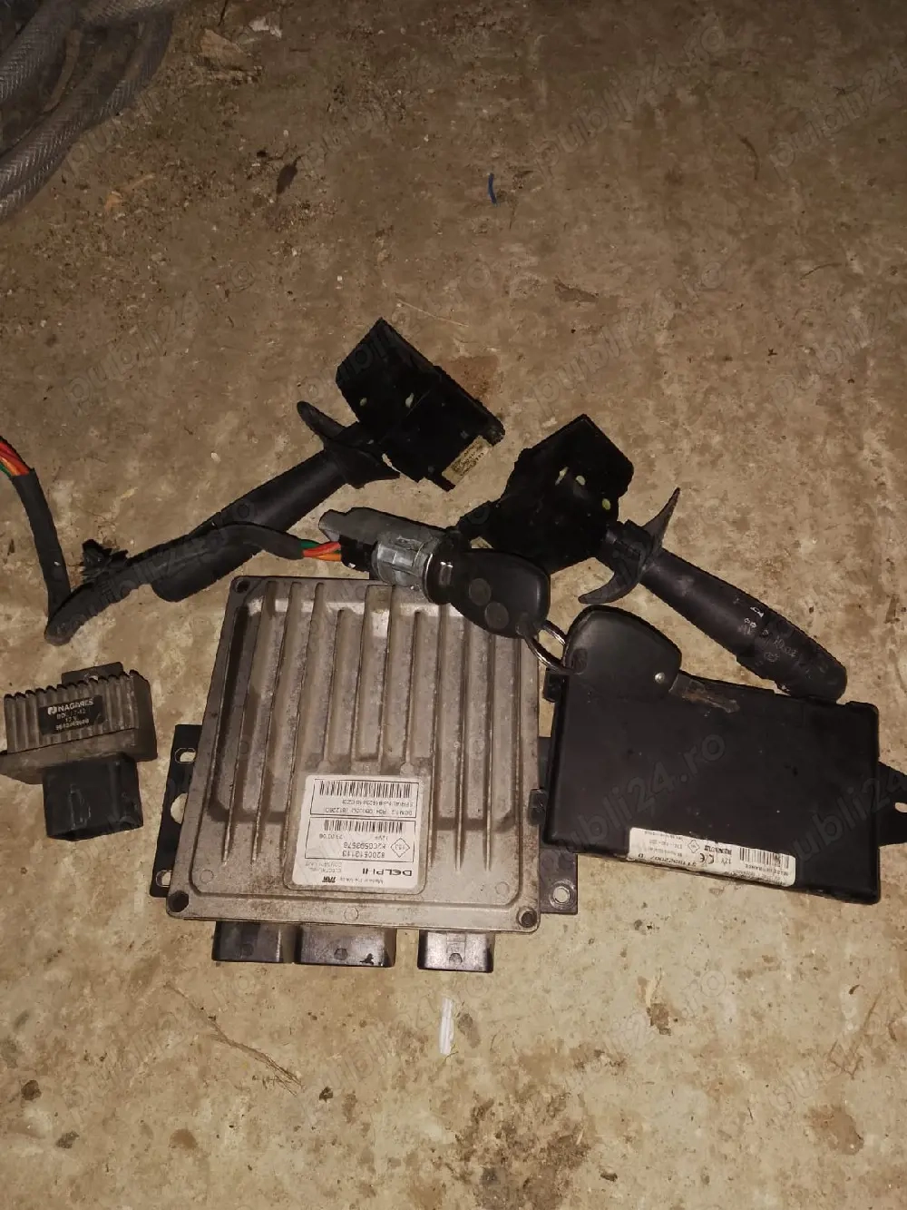 Vând calculator bord  