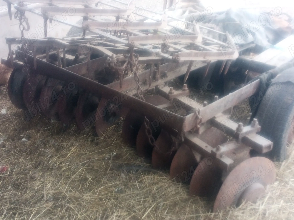 Disc agricol cu 6 talere pe baterie 