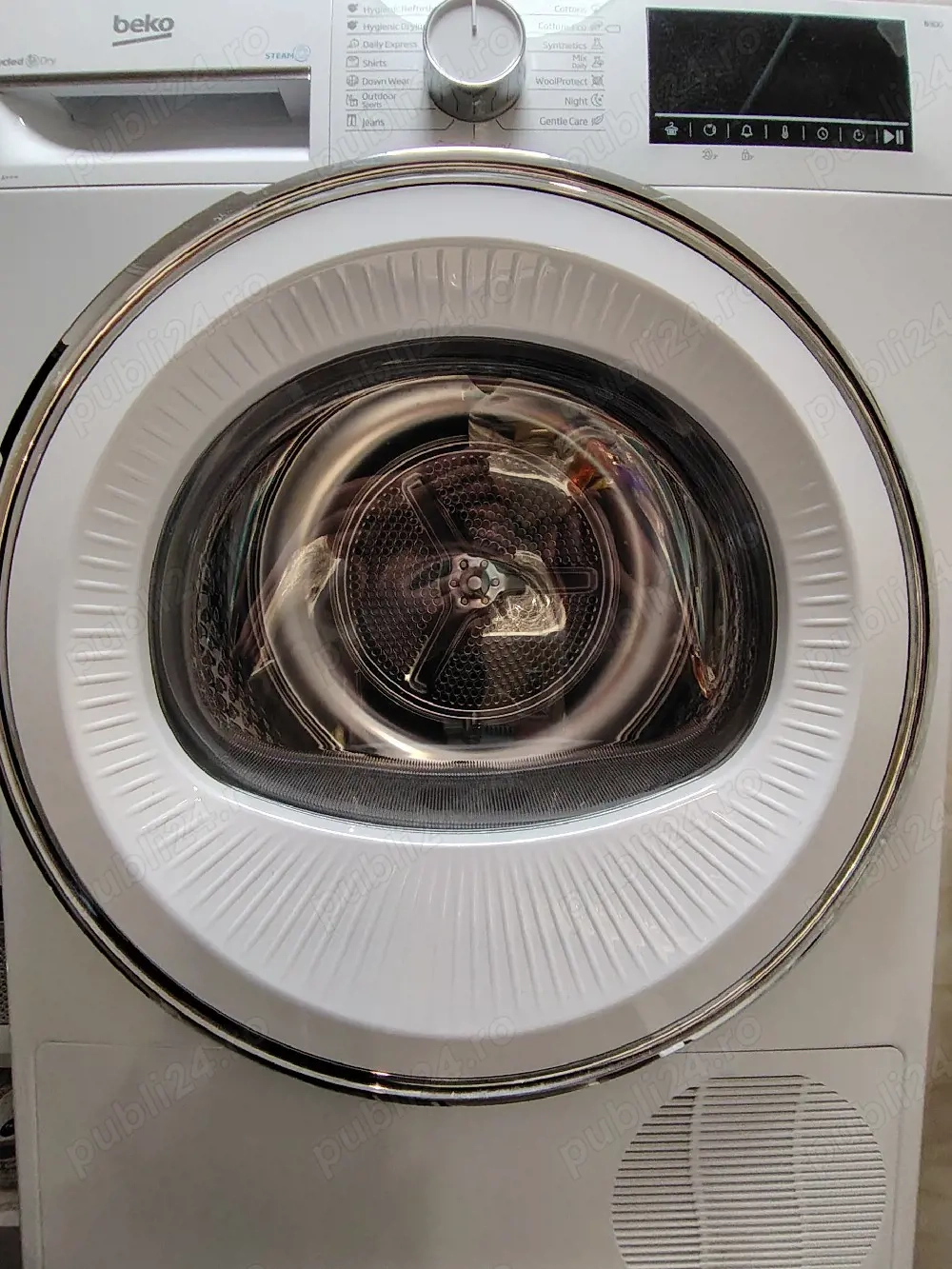 Vând uscător de haine. 