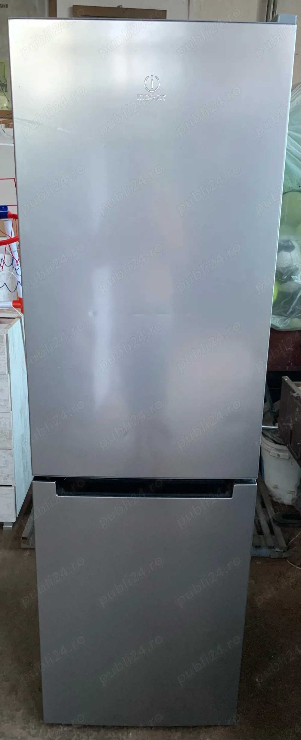 Vand Frigider INDESIT