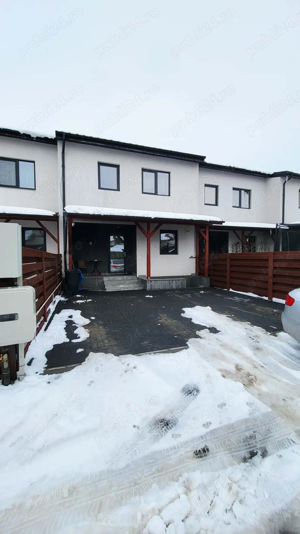 Casă înșiruită de VÂNZARE