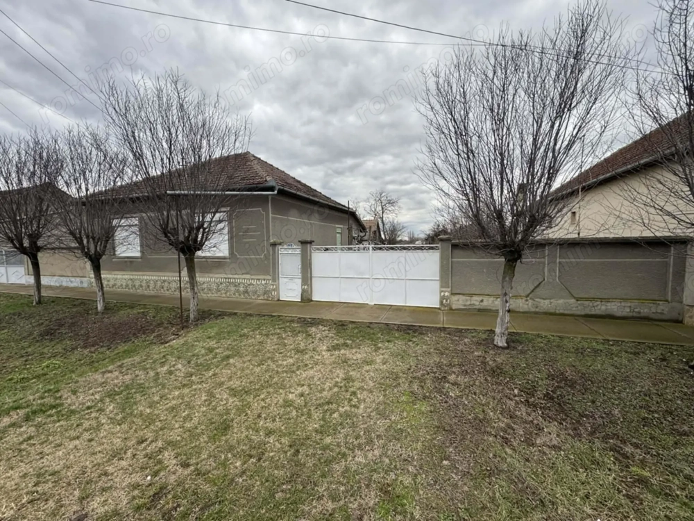 Casa de vanzare in Iratosu