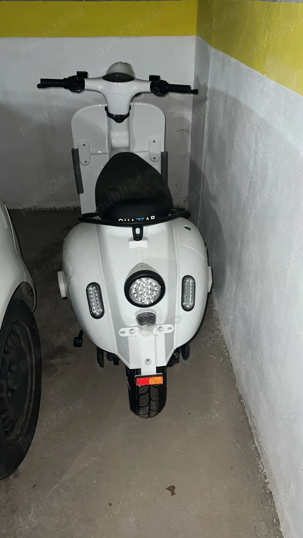 Scuter Electric QuaZZar E-Divine Plus