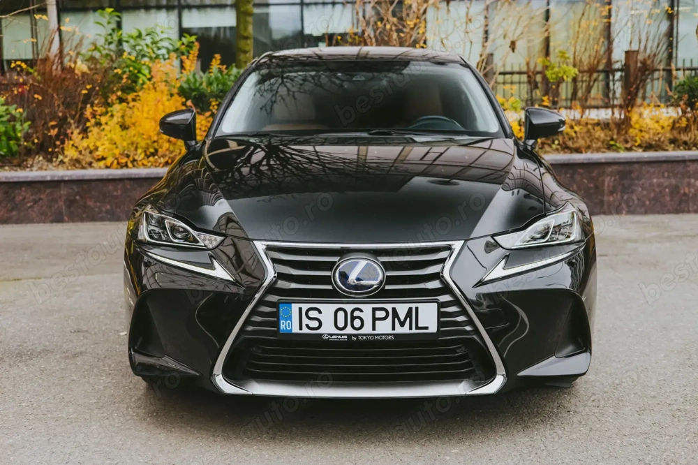 Lexus IS 300H Edition 30 - 223 cp