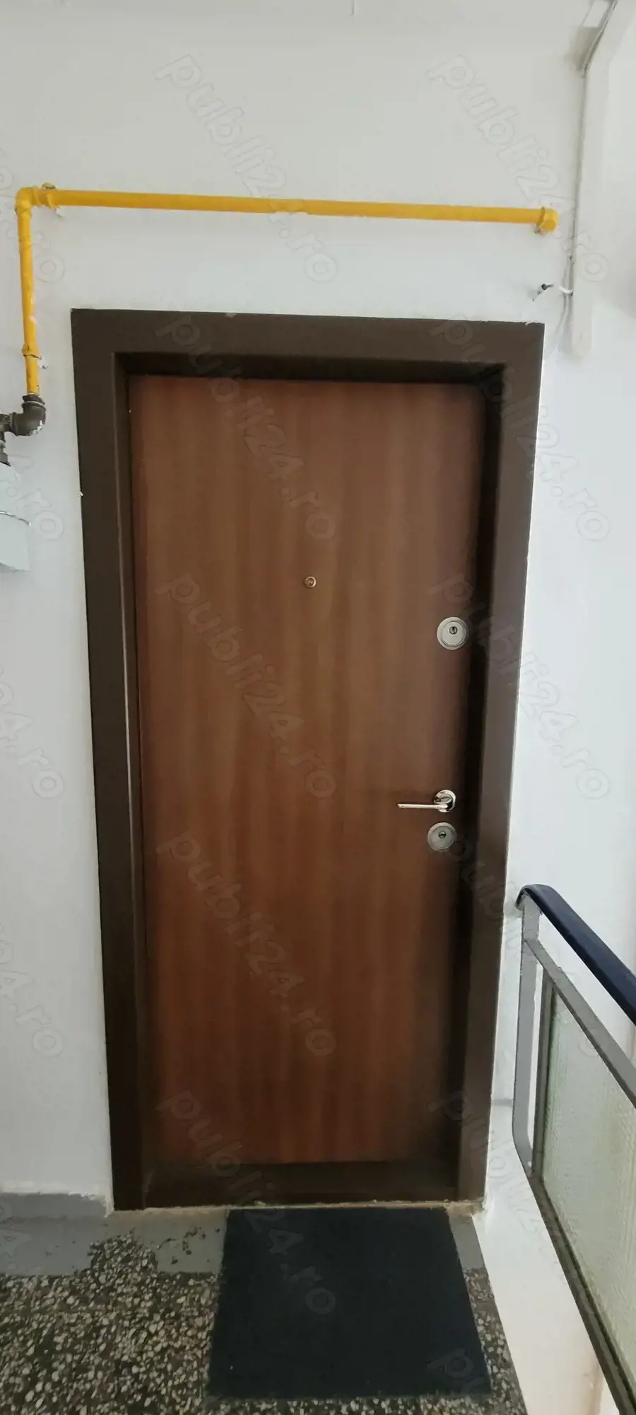 Vând apartament 3 camere , zona Giurgiului, Luica