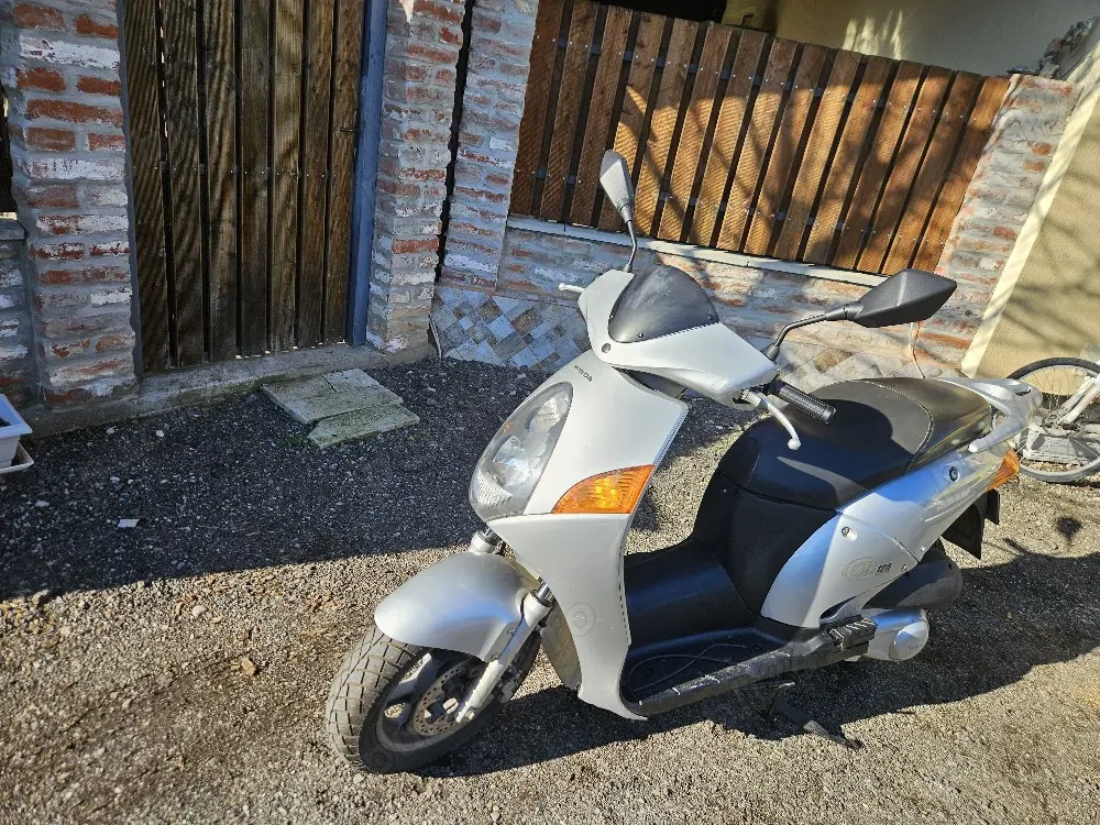 Vand Scooter Honda 125 cm