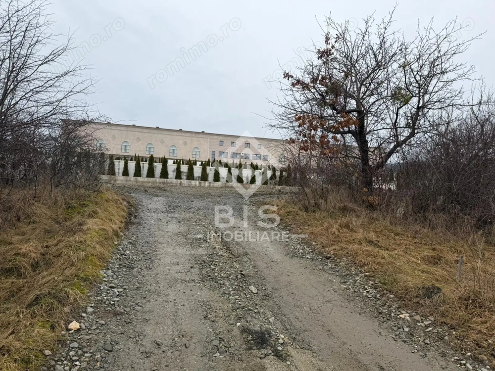 Teren 874 mp - zona Pico Verde