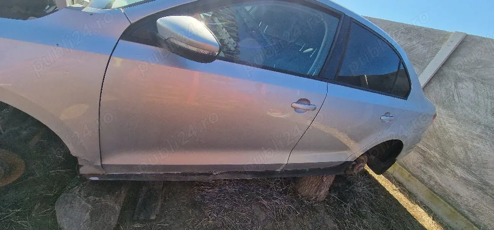Dezmembrez VW Jetta 2011