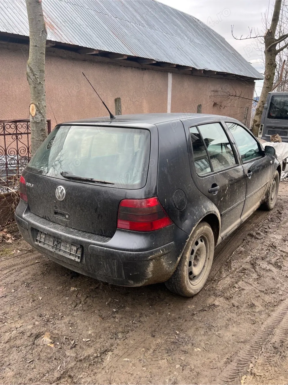 dezmembrez golf 4 1.4 benzina 