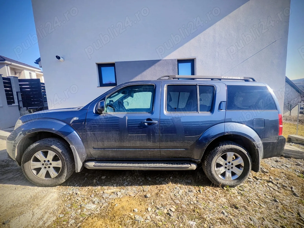 Vand SUV 4x4 Nissan Pathfinder 2.5d 2007   7 locuri