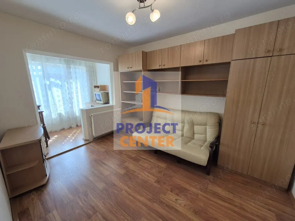 Apartament 3 camere confort 1 decomandat, foarte spatios, etaj 3