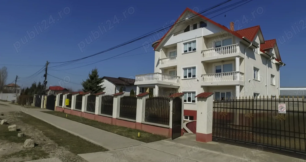 Vilă 525 mp + 3300 mp teren în Botoșani   locuință sau investiție