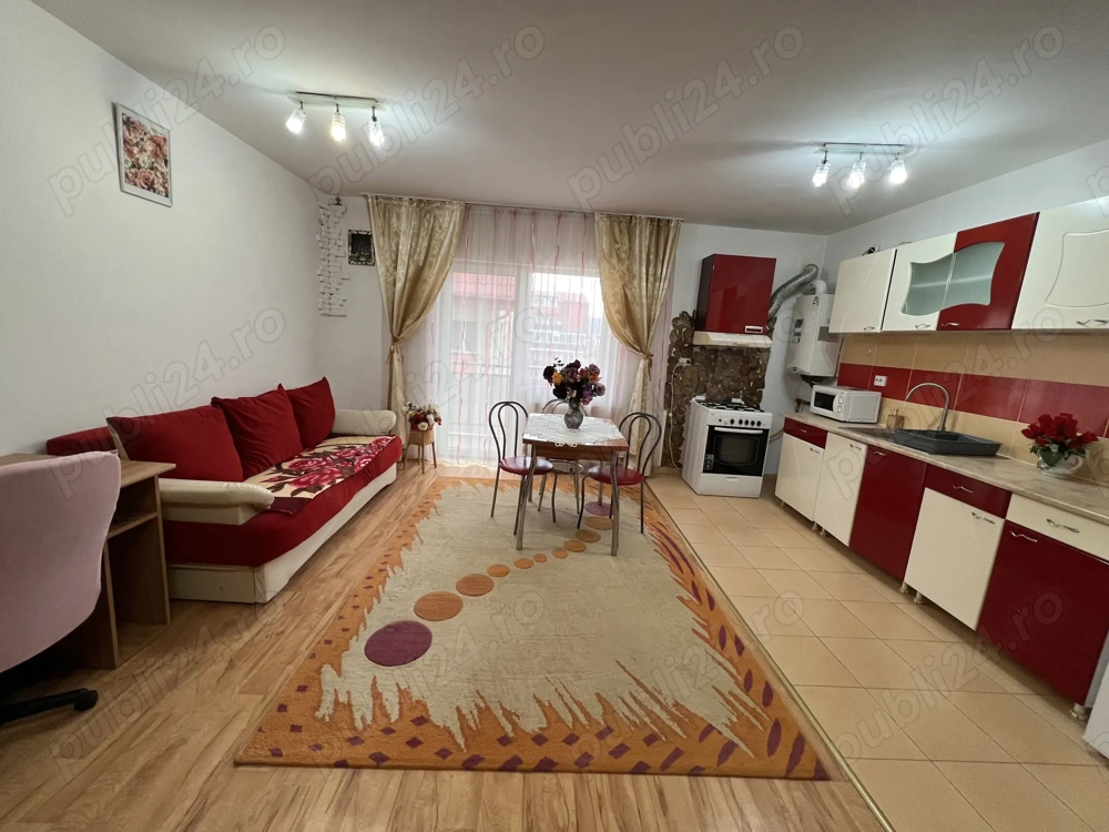 Închiriez apartament frumos și spațios.