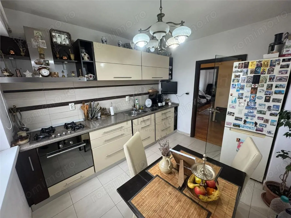 SIMION BARNUTIU | 3 CAM | DECOMANDAT | 2 BAI | SPATIOS|