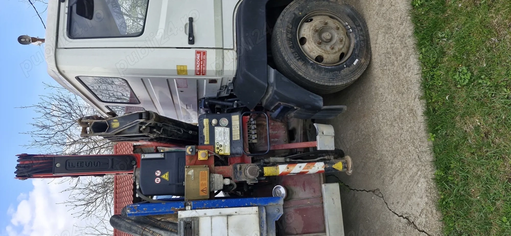 Camion cu macara  mercedes