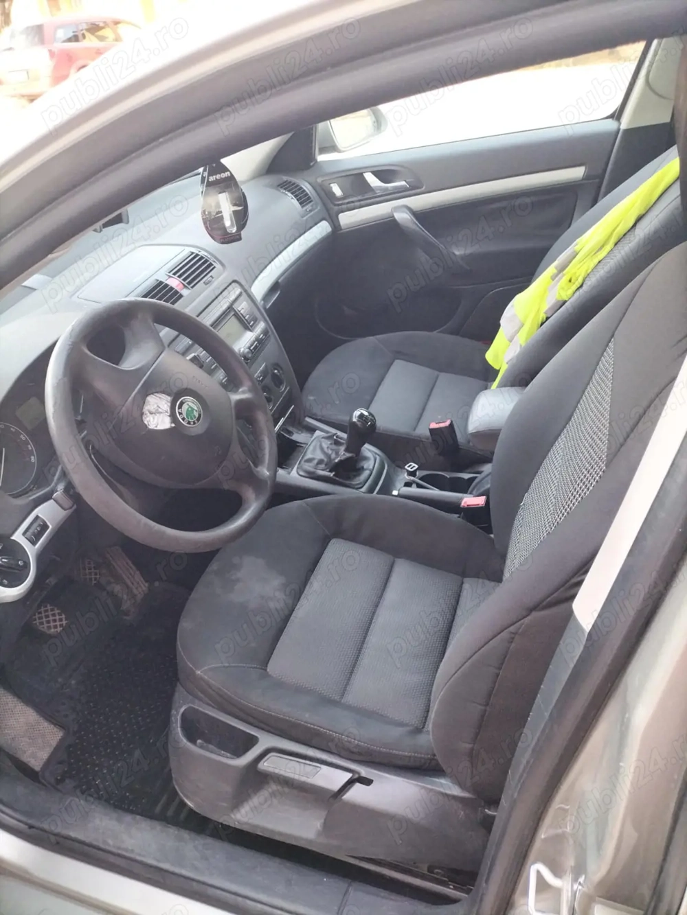 Vând Skoda octavia II An 2007 motor 1,9 TDI Preț negociabil 2050- euro reviziile la zi, stare f.bună