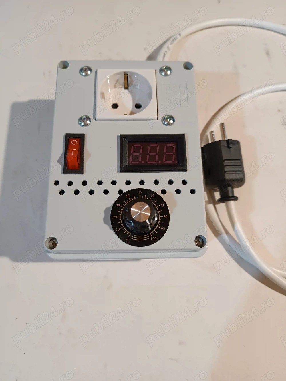 Priza prelungitor cu variator de tensiune reglaj turatie motor   4000w