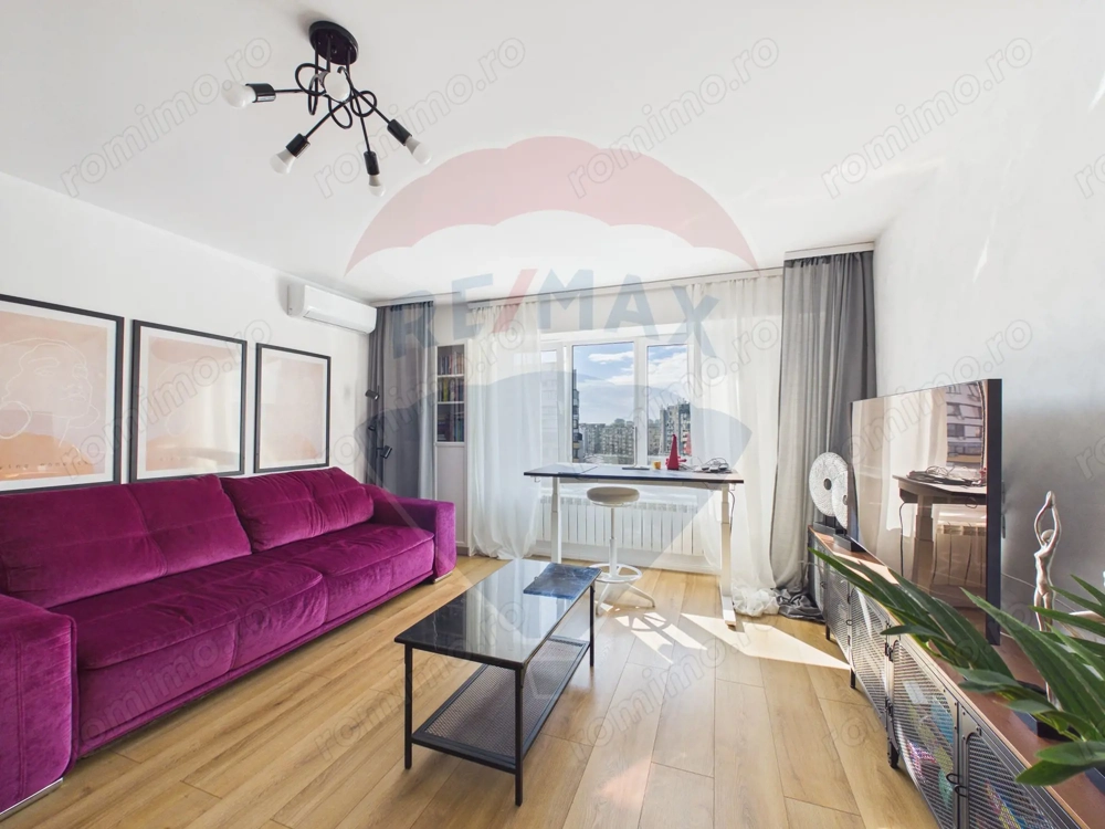 Apartament cu 3 camere de vanzare,  Zona Unirii