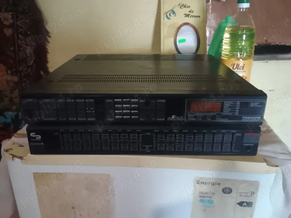 vând un amplificator în stare bună te am funcțional