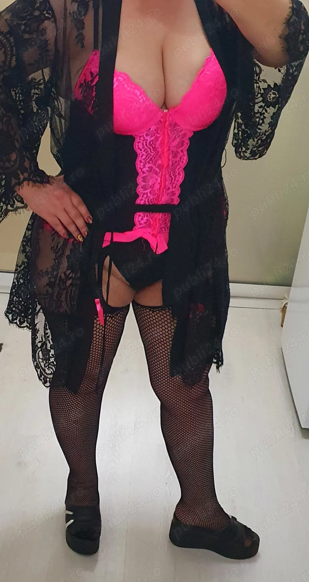  Doamna matură cu forme