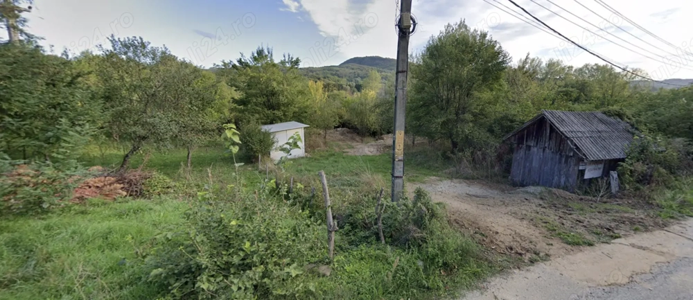 Vând teren intravilan 1891 mp în sat Pietrari, comuna Pausesti-Maglasi, deschidere 30 m, ideal casă