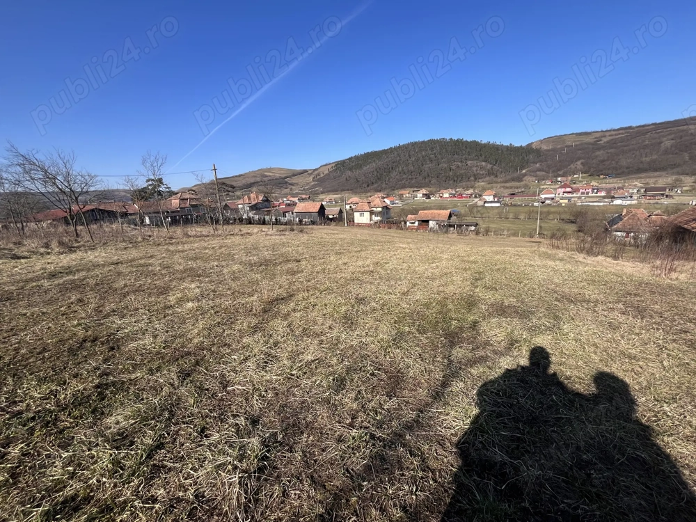 Teren intravilan de vânzare 