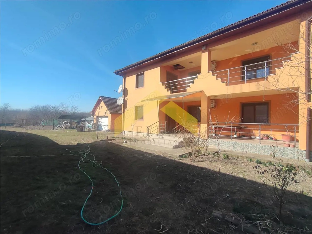 Casa cu etaj in Zadareni de vanzare