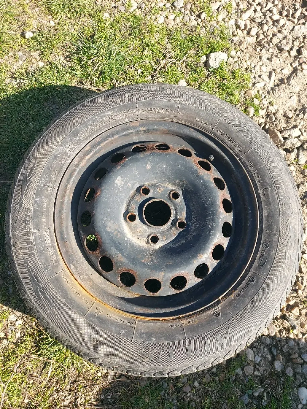 Vand 4 roti complete cu jante si cauciucuri de  vara