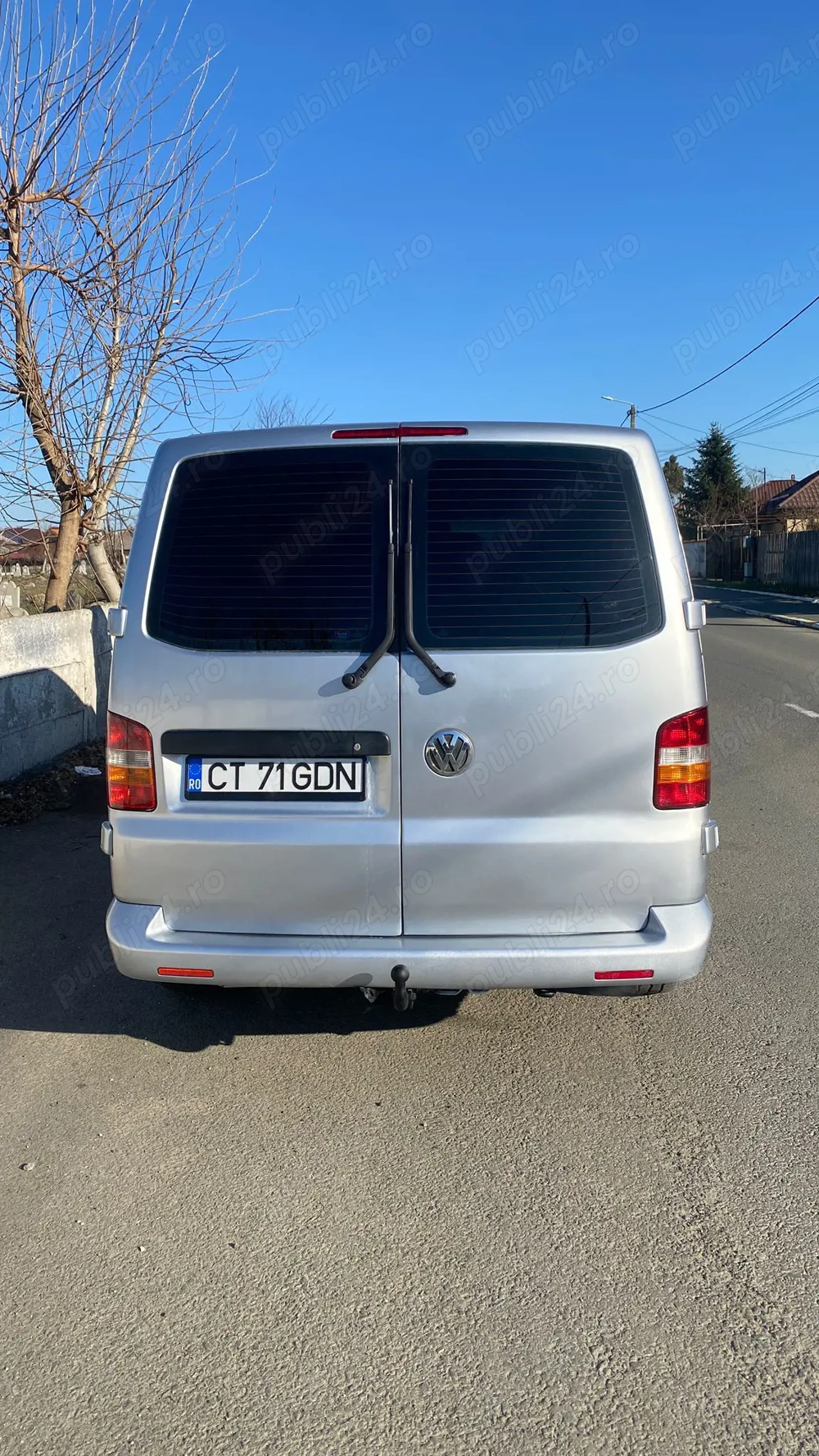 Vând transporter T5 8+1 locuri 