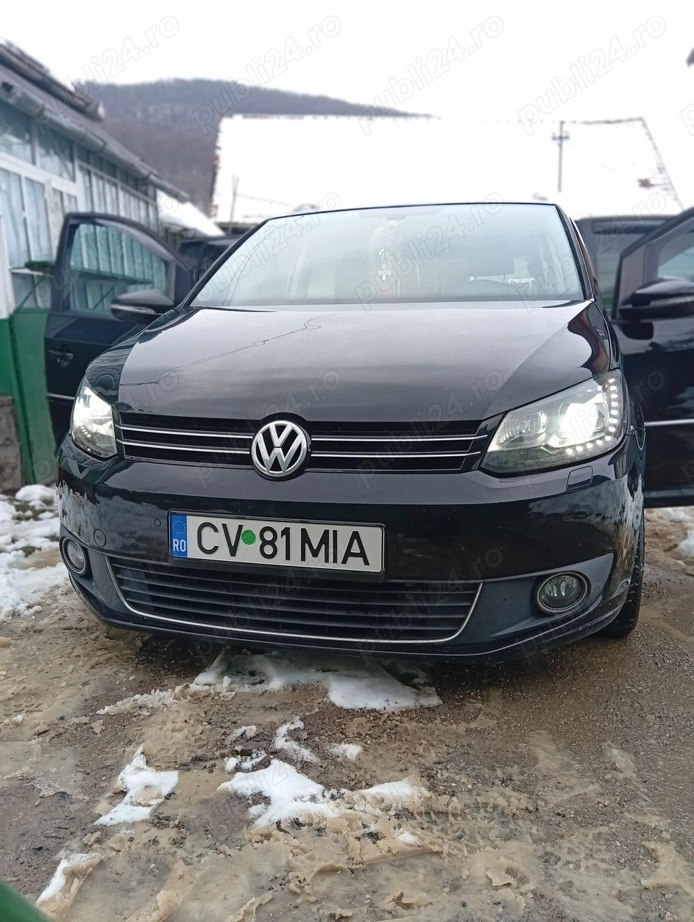 VW Touran . 1.6 din 2012