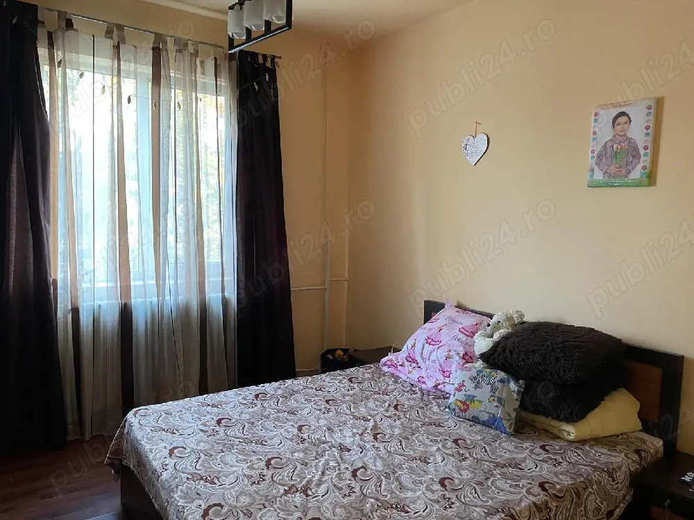 Vând apartament cu două camere 