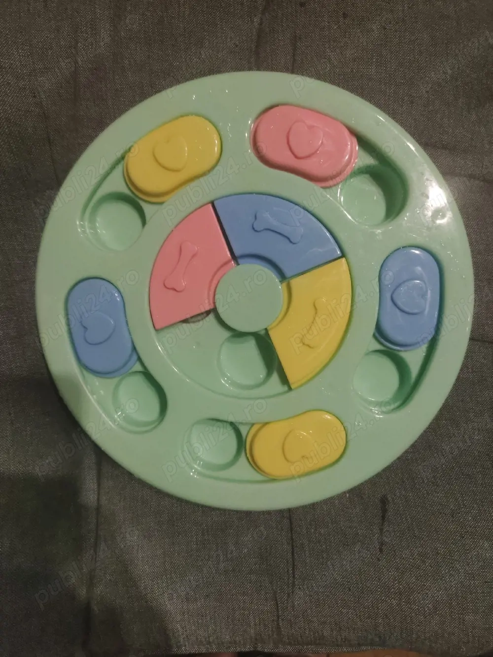 Castron interactiv din plastic pentru caini si pisici, Fokelyi, jucarie puzzle, dimensiuni mici