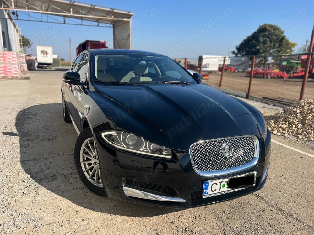 Vând jaguar xf