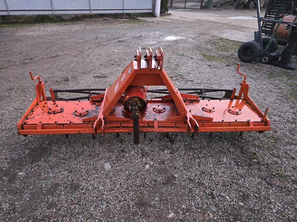 Grapa rotativă de 2,50 m