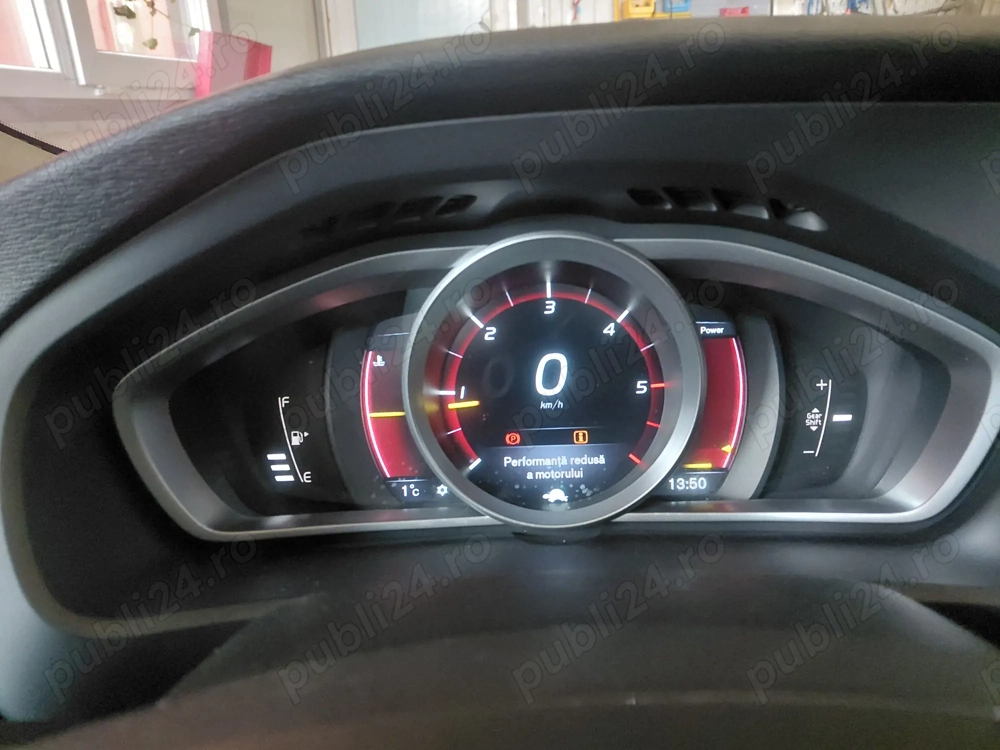 Volvo v40 stare perfecta cu reviziile la timp.