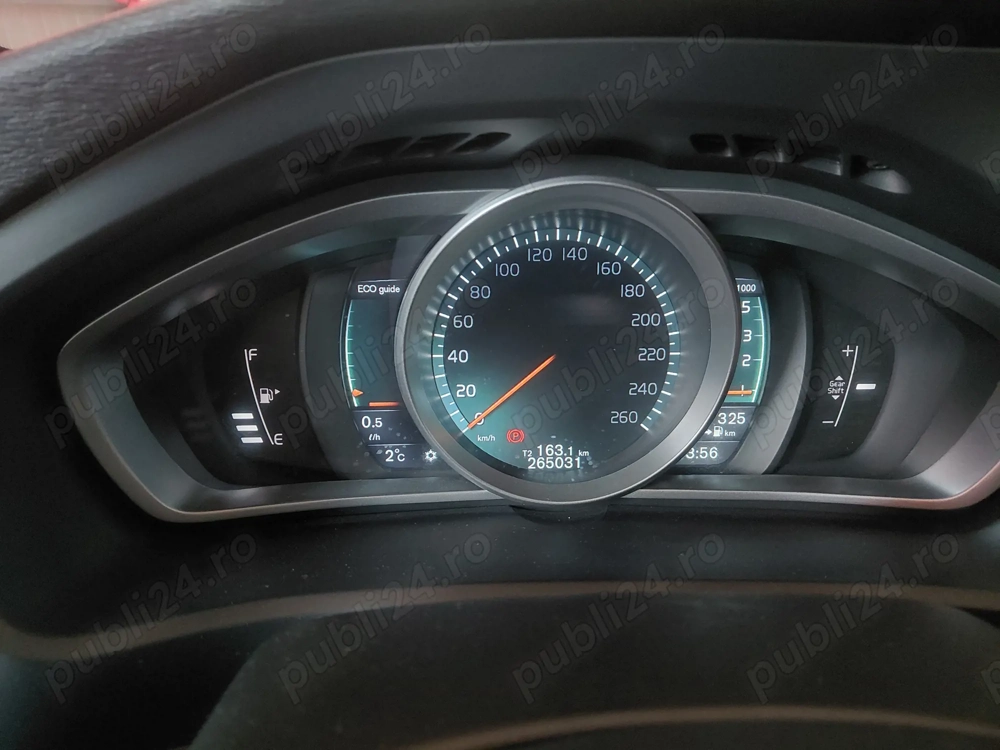 Volvo v40 stare perfecta cu reviziile la timp.