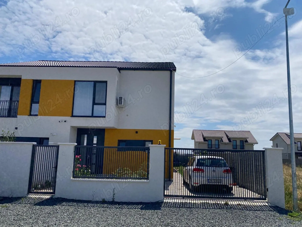 Proprietar vand casa luminoasa