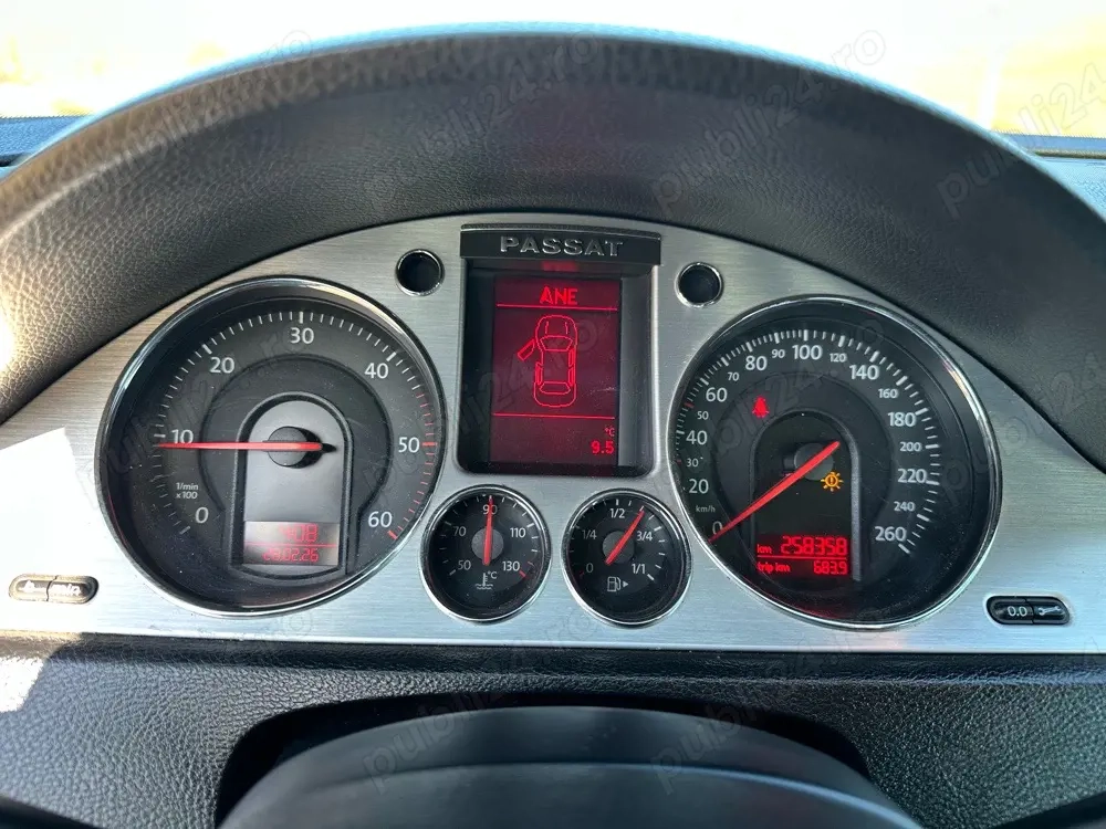   Volkswagen Passat 2.0 TDI BMP   Berlină   Dotări Premium   2990  Negociabil