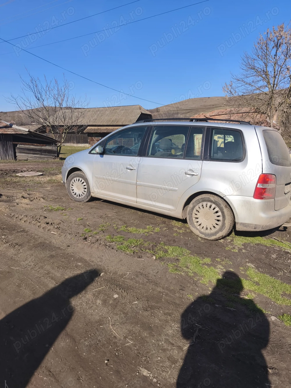 Vând VW Touran înmatriculată 