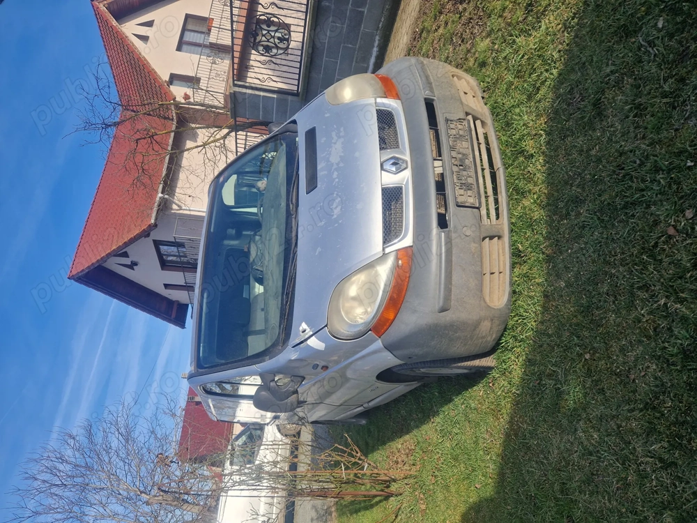 Vand Renault Trafic pentru dezmembrat