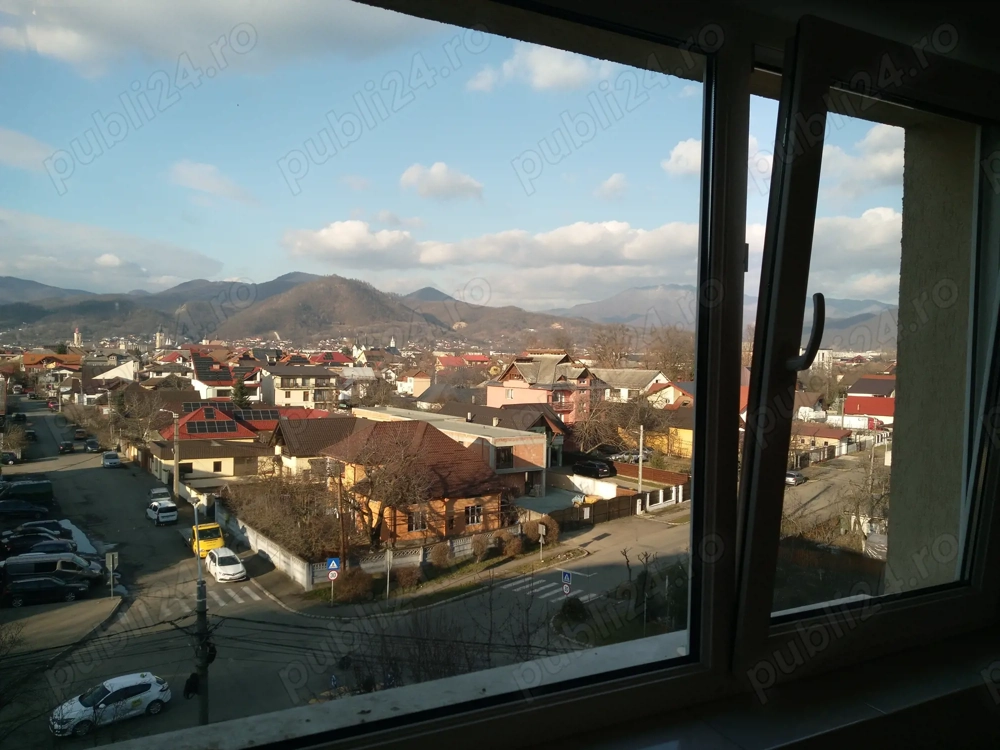 PROPRIETAR vind apartament . Va rog fara AGENTII !