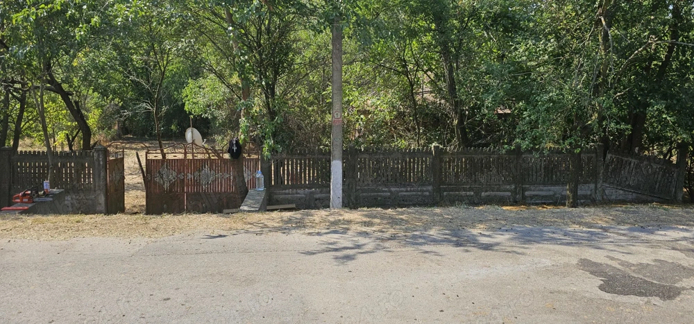 Teren plus casa de vânzare sat.Canpeni.com.Pielesti