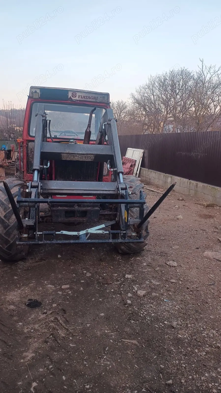 Vand tractor Fiat Agri 80-90 cu încărcător 