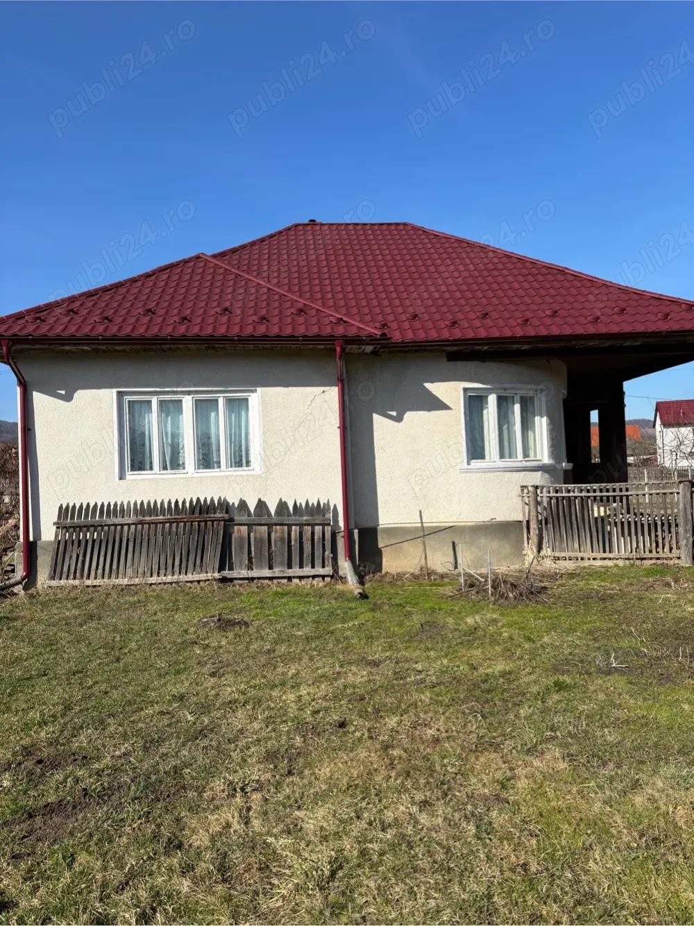 Casa in Leordina cu trei camere si 15ari de teren aproape de centru